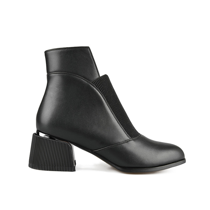 Γυναικεία κομψά μποτάκια